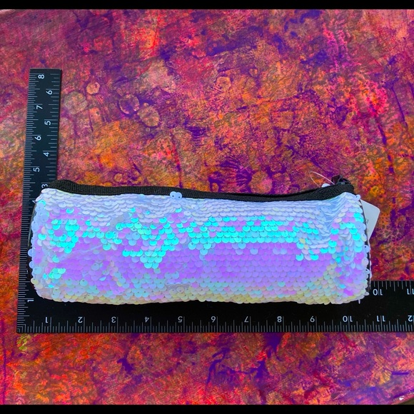 NWT Makeup Cosmetic Zipper Pouch Case Sequin Iridescent Pearl Bag. - Picture 3 of 5